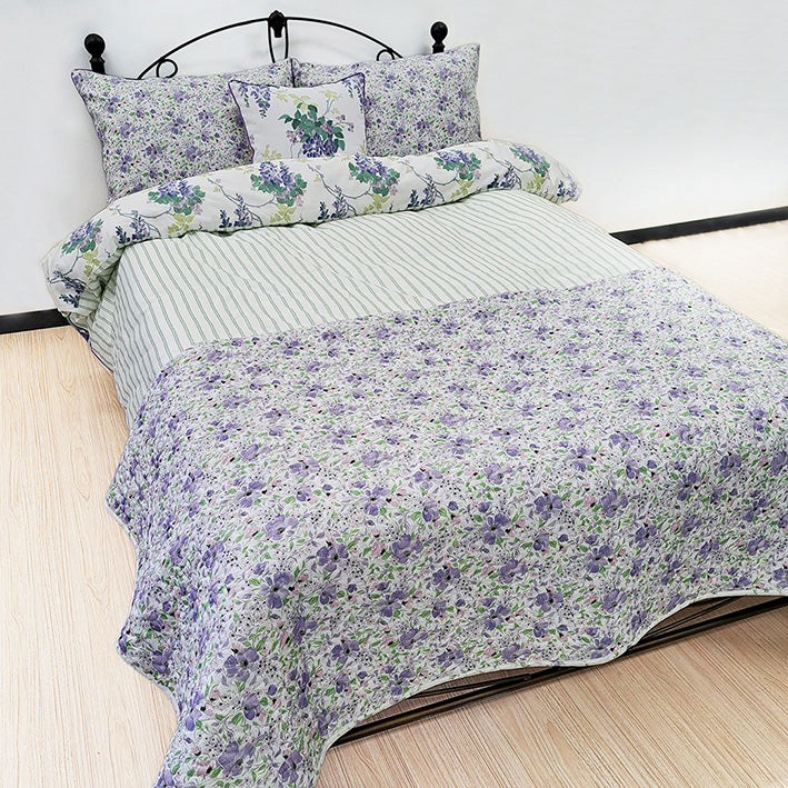 【LAURA　ASHLEY】ウィステリア　キルトマルチカバー　L　240cm X 190cm（メーカー希望小売価格￥43,120税込）