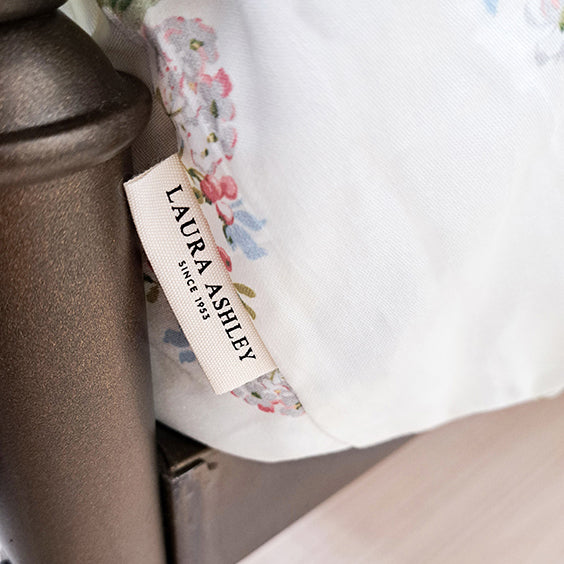 【LAURA ASHLEY】ローズモア　フィッティドシーツ　シングル　100cm X 200cm（メーカー希望小売価格￥17,589税込）