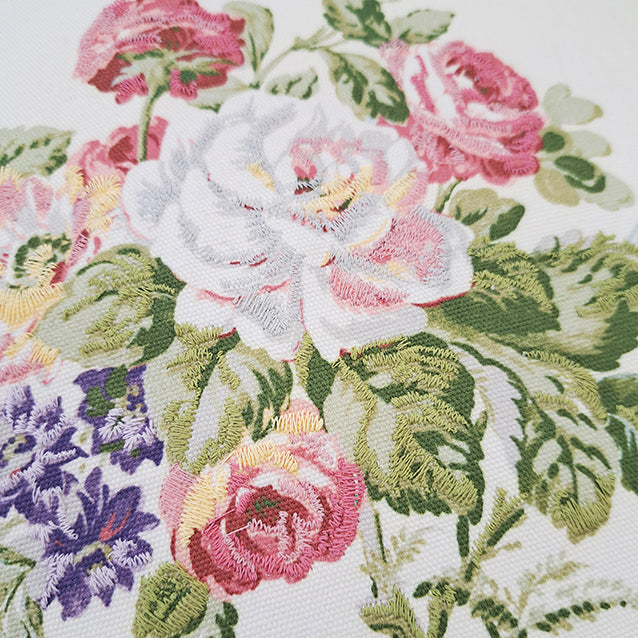 【LAURA ASHLEY】ローズモア　クッション　直径38cm（メーカー希望小売価格￥8,690税込）