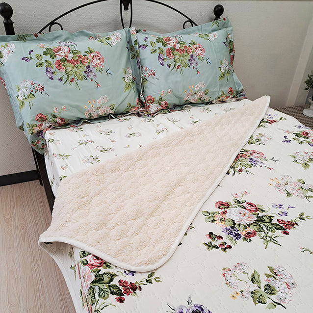 【LAURA ASHLEY】ローズモア　ブランケット　140cm X 200cm（メーカー希望小売価格￥14,300税込）
