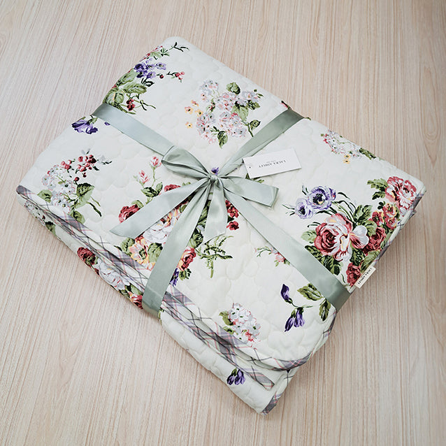 【LAURA ASHLEY】ローズモア　キルトマルチカバー　S　130cm X 190cm（メーカー希望小売価格￥25,685税込）