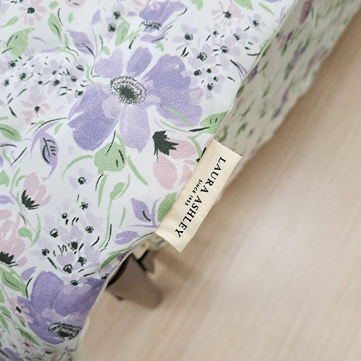 【LAURA　ASHLEY】ウィステリア　　肌掛け布団　140cm X 190cm（メーカー希望小売価格￥18,920税込）