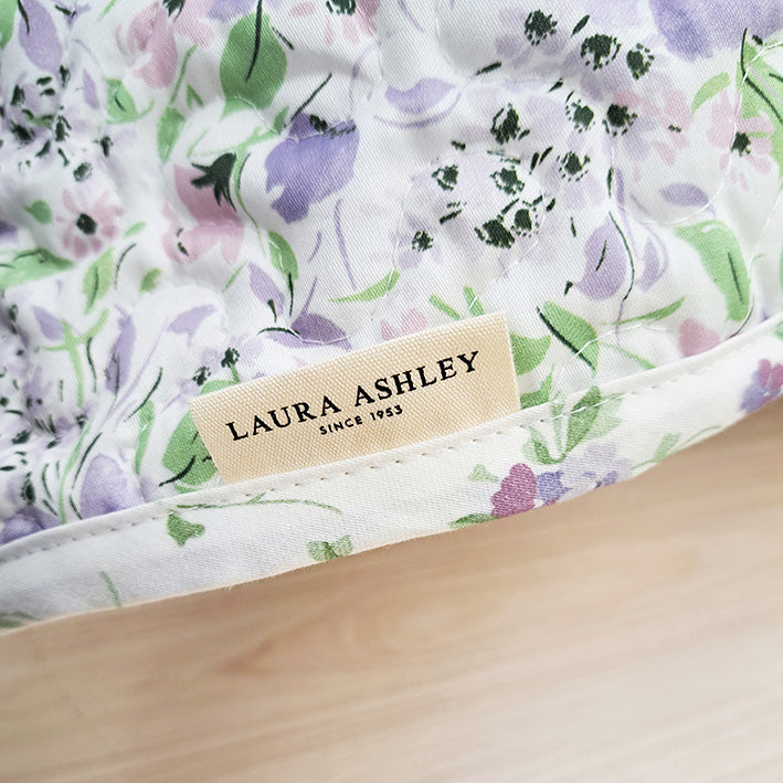【LAURA　ASHLEY】ウィステリア　キルトマルチカバー　S　130cm X 190cm（メーカー希望小売価格￥25,850税込）