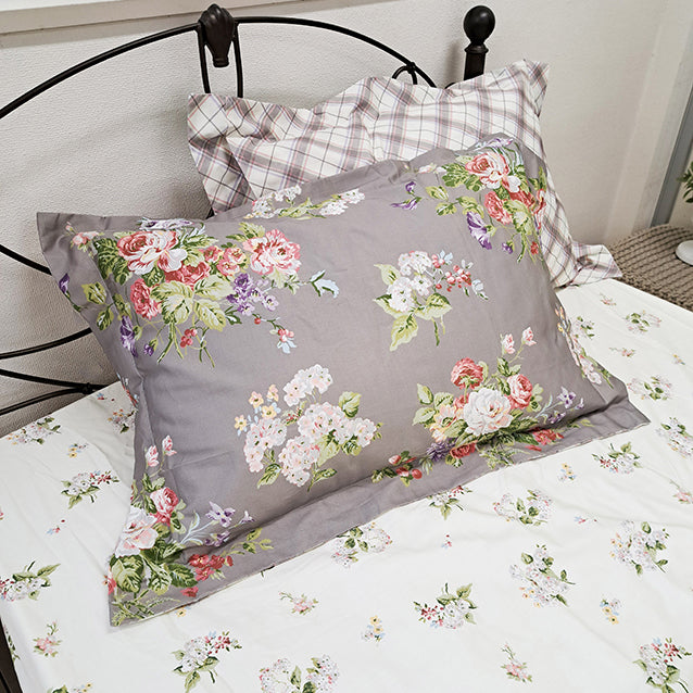 【LAURA ASHLEY】ローズモア　ピローケース　50cm X 70cm（メーカー希望小売価格￥7,260税込）