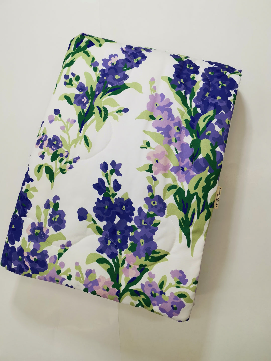 LAURA ASHLEY　【シングル】ストックス　肌面コットン3重ガーゼ　　肌掛けふとん　　　　　　　　　　　　　(メーカー希望小売価格 ￥16,390)