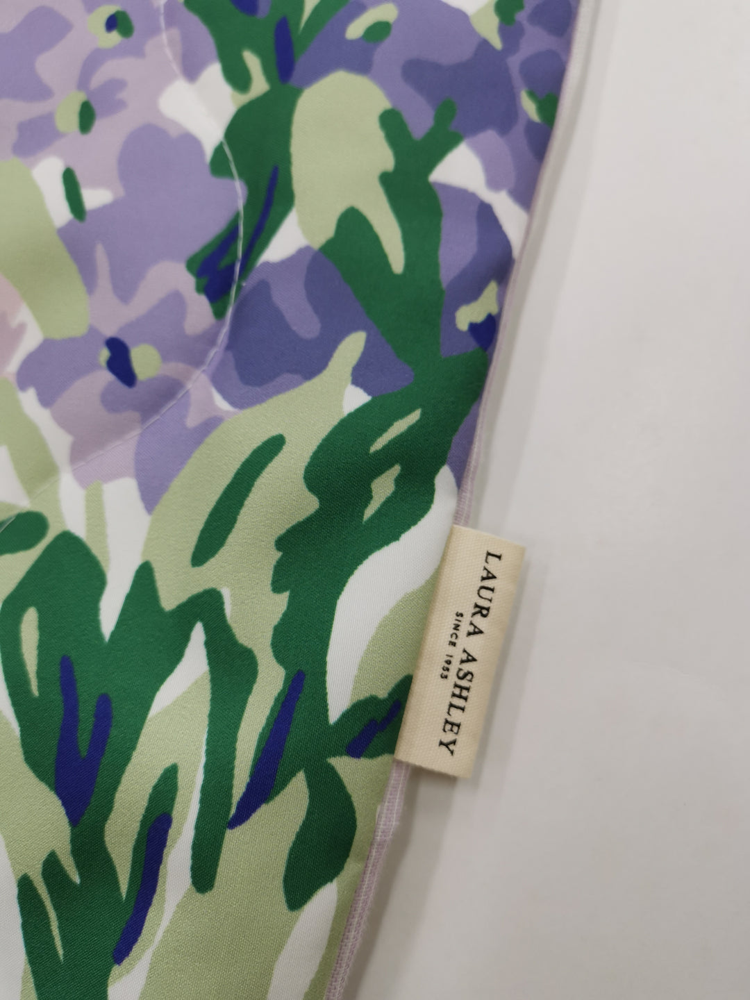 LAURA ASHLEY　【シングル】ストックス　肌面コットン3重ガーゼ　　肌掛けふとん　　　　　　　　　　　　　(メーカー希望小売価格 ￥16,390)